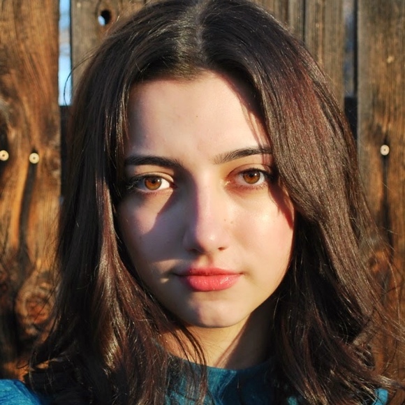 Meet your Posher, Lily - Picture 1 of 1